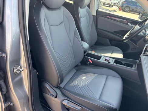 Used 2026 Volkswagen Tiguan SE AWD/4WD image 47