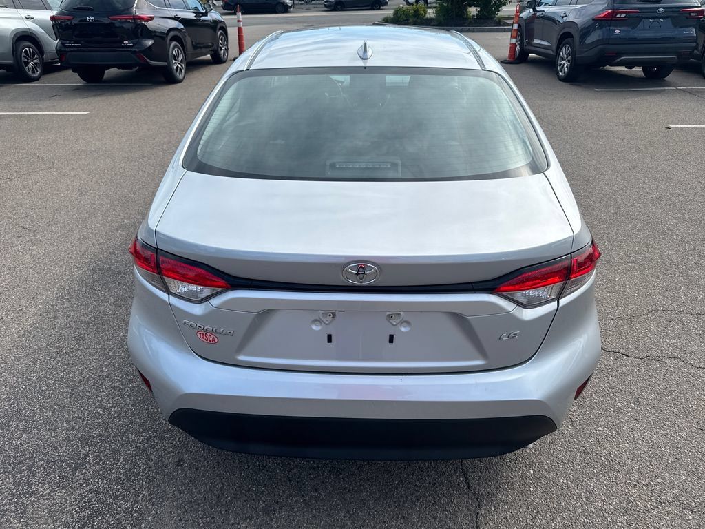 Used 2024 Toyota Corolla LE FWD image 6