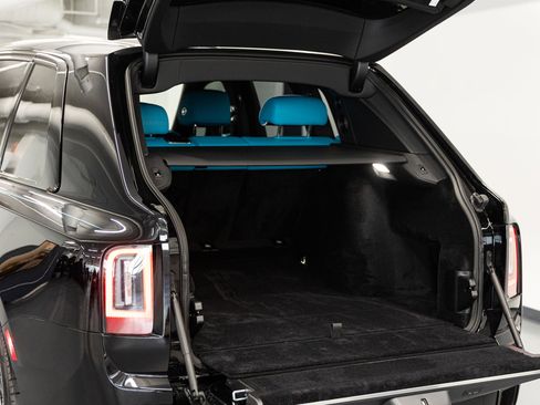 Certified 2025 Rolls-Royce Cullinan Black Badge AWD/4WD image 21