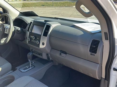 Used 2021 Nissan Frontier SV w/ Midnight Edition Floor Mats image 40