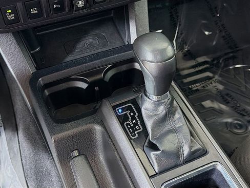 Used 2018 Toyota Tacoma TRD Sport w/ Technology Package AWD/4WD image 33