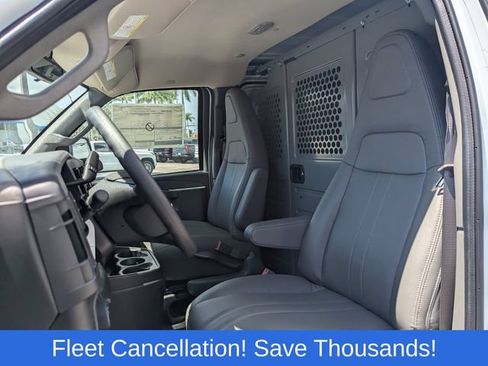 Used 2025 Chevrolet Express 2500 w/ Driver Convenience Package RWD image 5