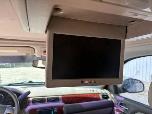 Used 2012 Chevrolet Tahoe LT w/ Luxury Package RWD image 13