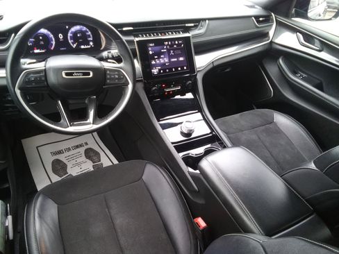 Used 2022 Jeep Grand Cherokee Altitude image 13