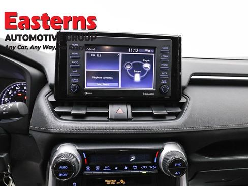 Used 2022 Toyota RAV4 LE image 12