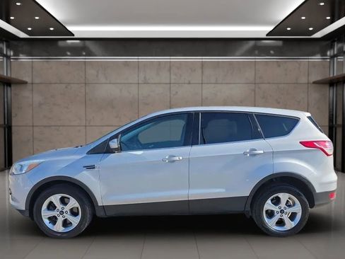 Used 2016 Ford Escape SE image 4