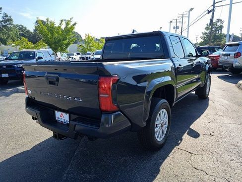 Used 2025 Toyota Tacoma SR5 AWD/4WD image 7