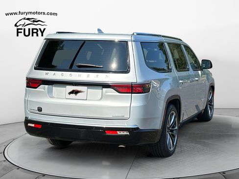 Used 2022 Jeep Wagoneer Series III w/ Premium Group I AWD/4WD image 3