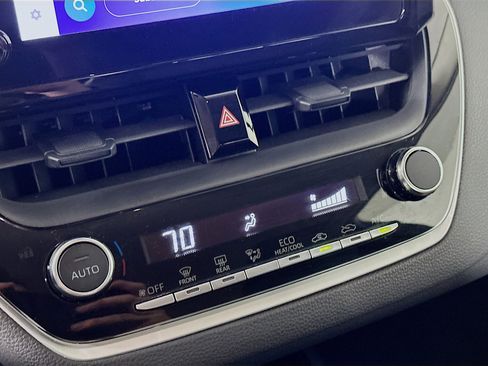 Used 2024 Toyota Corolla LE image 23