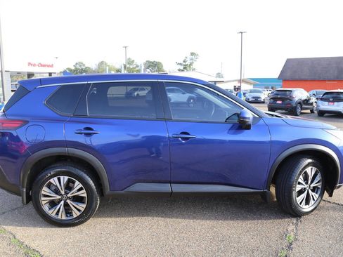 Used 2021 Nissan Rogue SV image 5