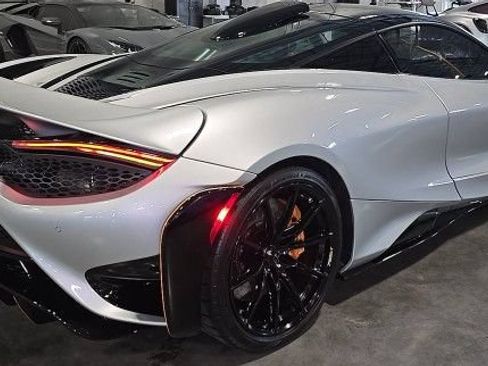 Used 2021 McLaren 765LT RWD image 2