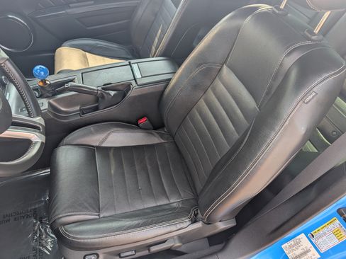 Used 2010 Ford Mustang GT Premium RWD image 11