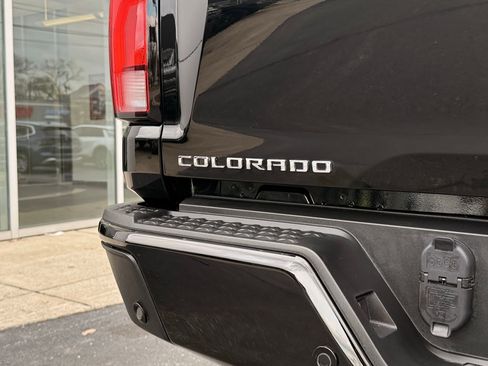 Used 2024 Chevrolet Colorado ZR2 w/ ZR2 Convenience Package III AWD/4WD image 13