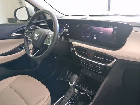 Used 2025 Buick Encore GX Avenir w/ Avenir Technology Package image 22