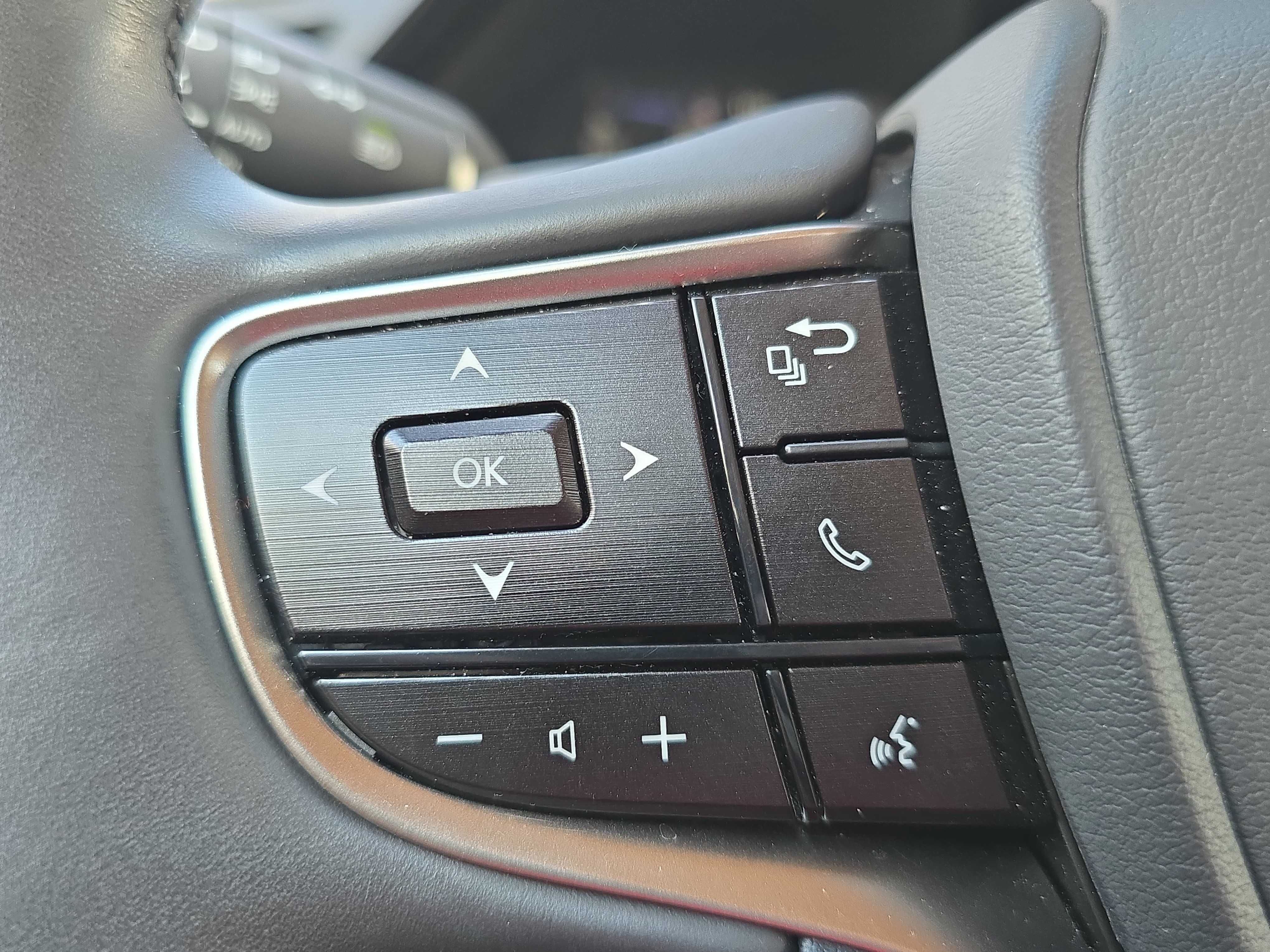 Used 2025 Lexus ES 350 w/ Premium Package FWD image 17