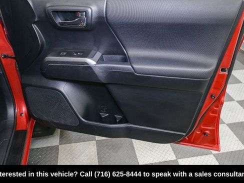 Used 2017 Toyota Tacoma TRD Sport image 21