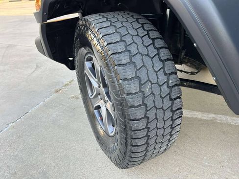 Used 2018 Jeep Wrangler Unlimited Sport S image 11