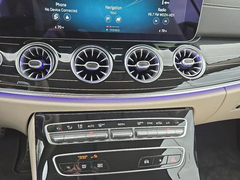 Used 2023 Mercedes-Benz E 450 4MATIC Cabriolet image 11