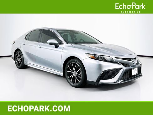 Used 2023 Toyota Camry SE image 1