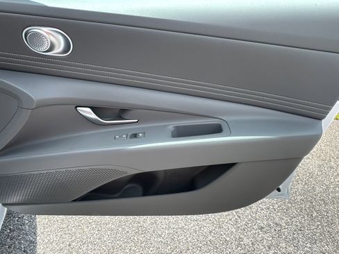 Certified 2025 Hyundai Elantra Sport image 14