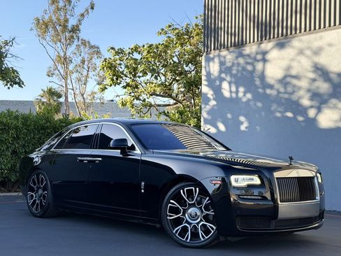 Used 2017 Rolls-Royce Ghost RWD image 2
