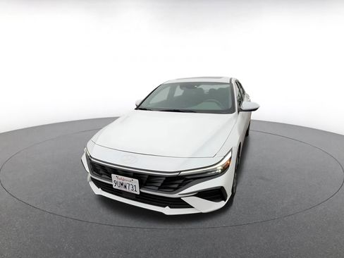 Used 2025 Hyundai Elantra SEL FWD image 7
