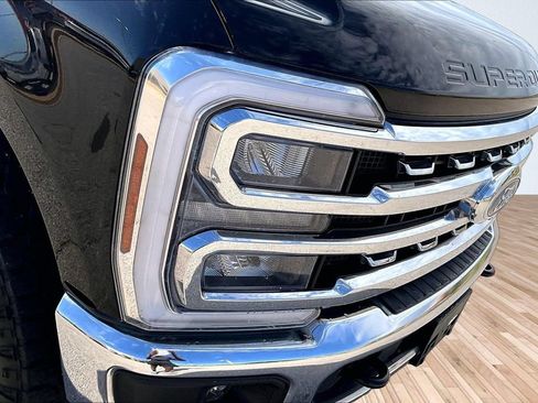 Used 2024 Ford F250 Lariat w/ Lariat Ultimate Package AWD/4WD image 29
