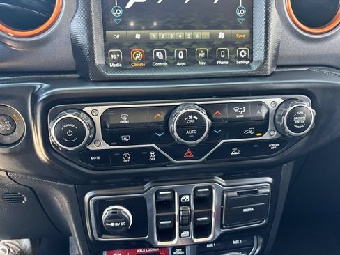 Used 2023 Jeep Gladiator Mojave w/ Trailer Tow Package AWD/4WD image 26