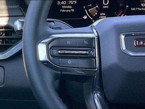 Used 2025 GMC Acadia Elevation image 23