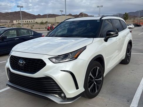 Used 2021 Toyota Highlander XSE image 1