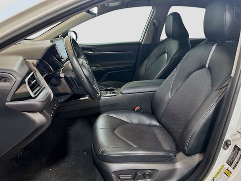 Used 2022 Toyota Camry XSE w/ Cold Weather Package FWD image 17