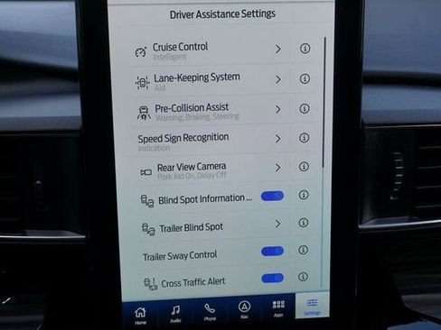 Certified 2022 Ford Explorer Limited w/ Limited Technology Package image 7