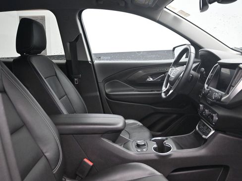Used 2024 GMC Terrain SLT image 10