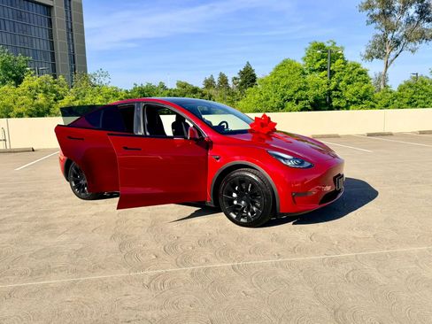 Used 2021 Tesla Model Y Long Range AWD/4WD image 38