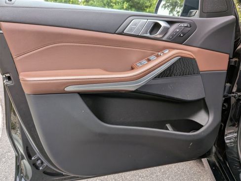 Used 2022 BMW X7 xDrive40i w/ Premium Package image 12