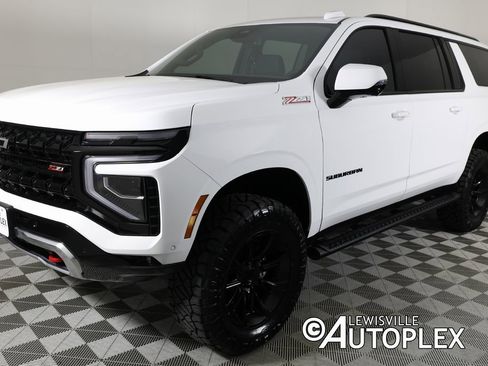 Used 2026 Chevrolet Suburban Z71 w/ Comfort Package image 9