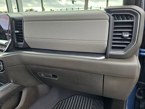 Used 2024 Chevrolet Silverado 2500 LTZ w/ LTZ Convenience Package image 21