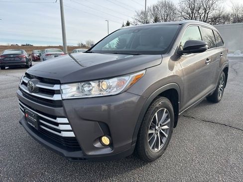 Used 2017 Toyota Highlander XLE image 5