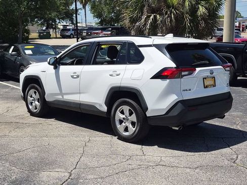 Used 2021 Toyota RAV4 XLE AWD/4WD image 7