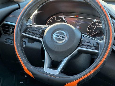 Used 2020 Nissan Altima 2.5 SR w/ Premium Package image 11