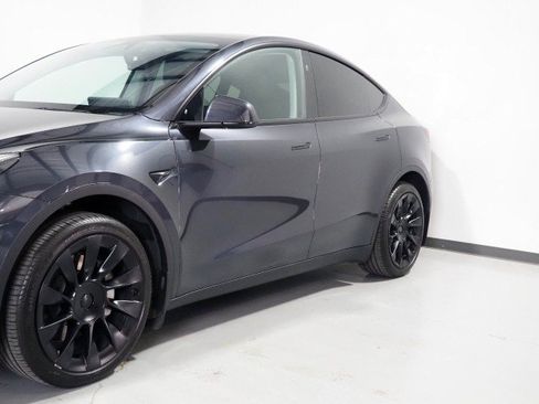 Used 2025 Tesla Model Y Long Range RWD image 49
