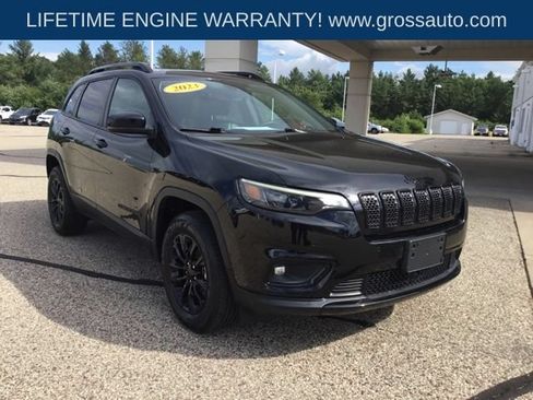Used 2023 Jeep Cherokee Altitude Lux AWD/4WD image 2