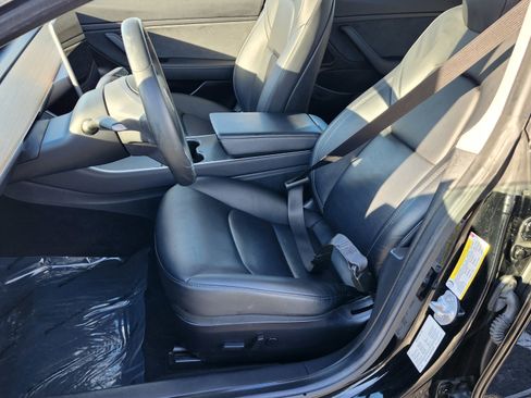 Used 2019 Tesla Model 3 Standard Range image 22