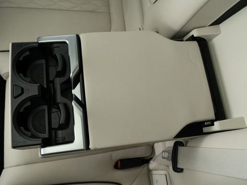 Used 2025 BMW ALPINA XB7 AWD/4WD image 27