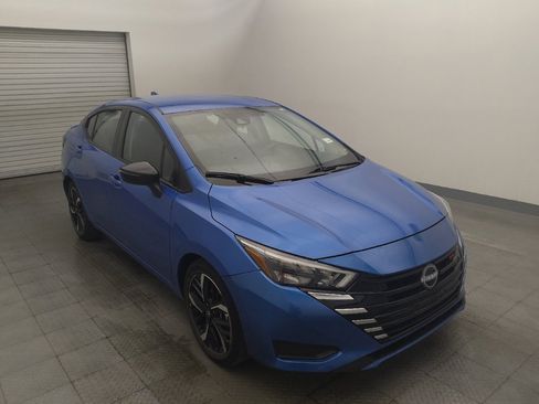 Used 2024 Nissan Versa SR FWD image 13