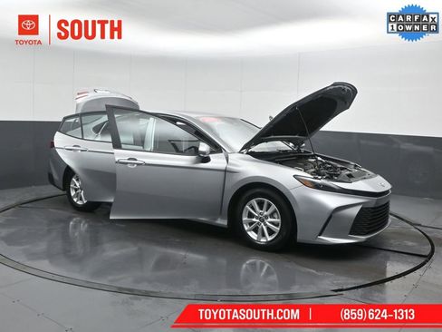 Used 2025 Toyota Camry LE image 59