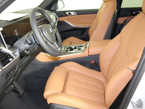 New 2026 BMW X5 xDrive40i w/ Premium Package image 5