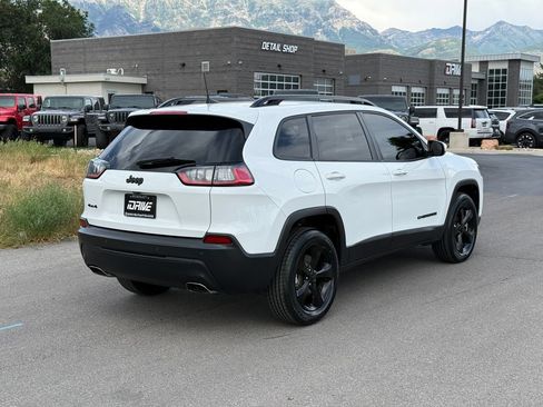 Used 2020 Jeep Cherokee Latitude Plus AWD/4WD image 9