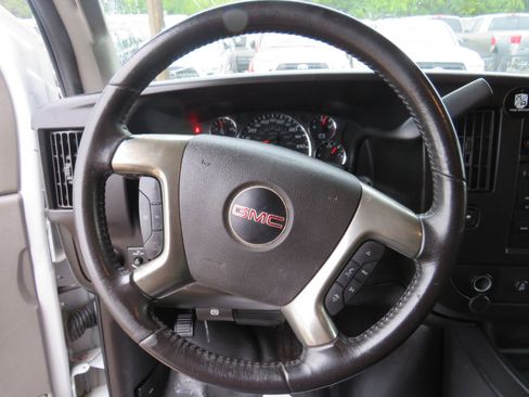 Used 2019 GMC Savana 2500 w/ Driver Convenience Package image 18