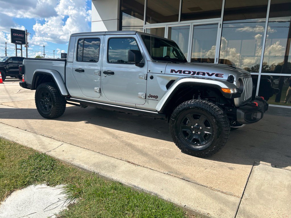 Used 2023 Jeep Gladiator Mojave w/ Cold Weather Group AWD/4WD image 2
